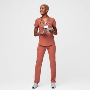 Terracotta figs scrubs petite set